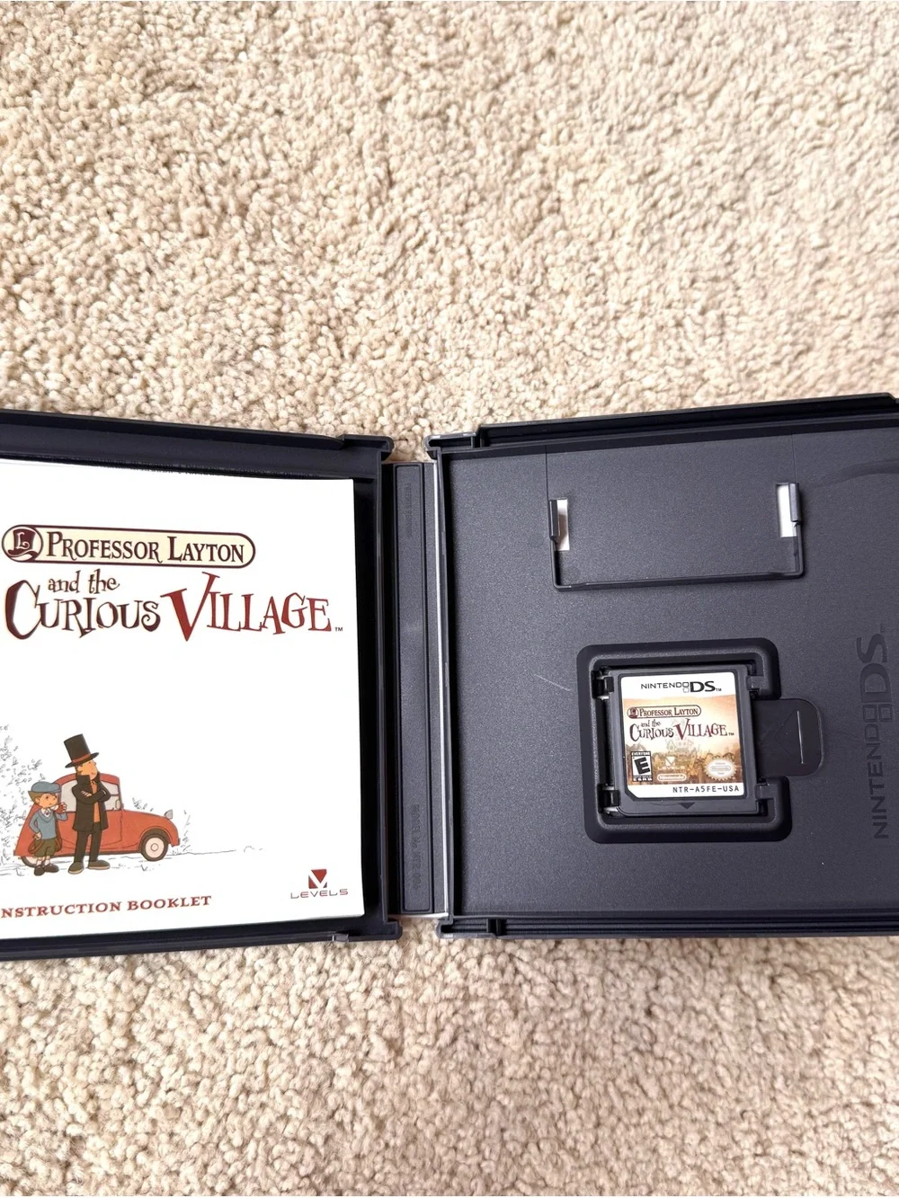 Nintendo Professor Layton and the Curious Village